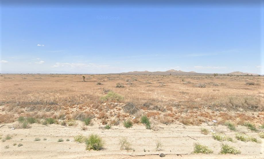 2.56-acre just 15 miles off Palmdale! Peace and Fun for You!